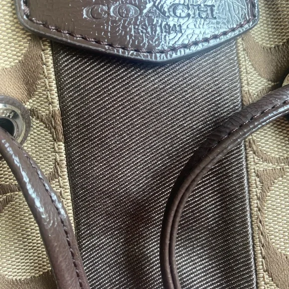 Adorable authentic Coach Bag - Picture 8 of 9